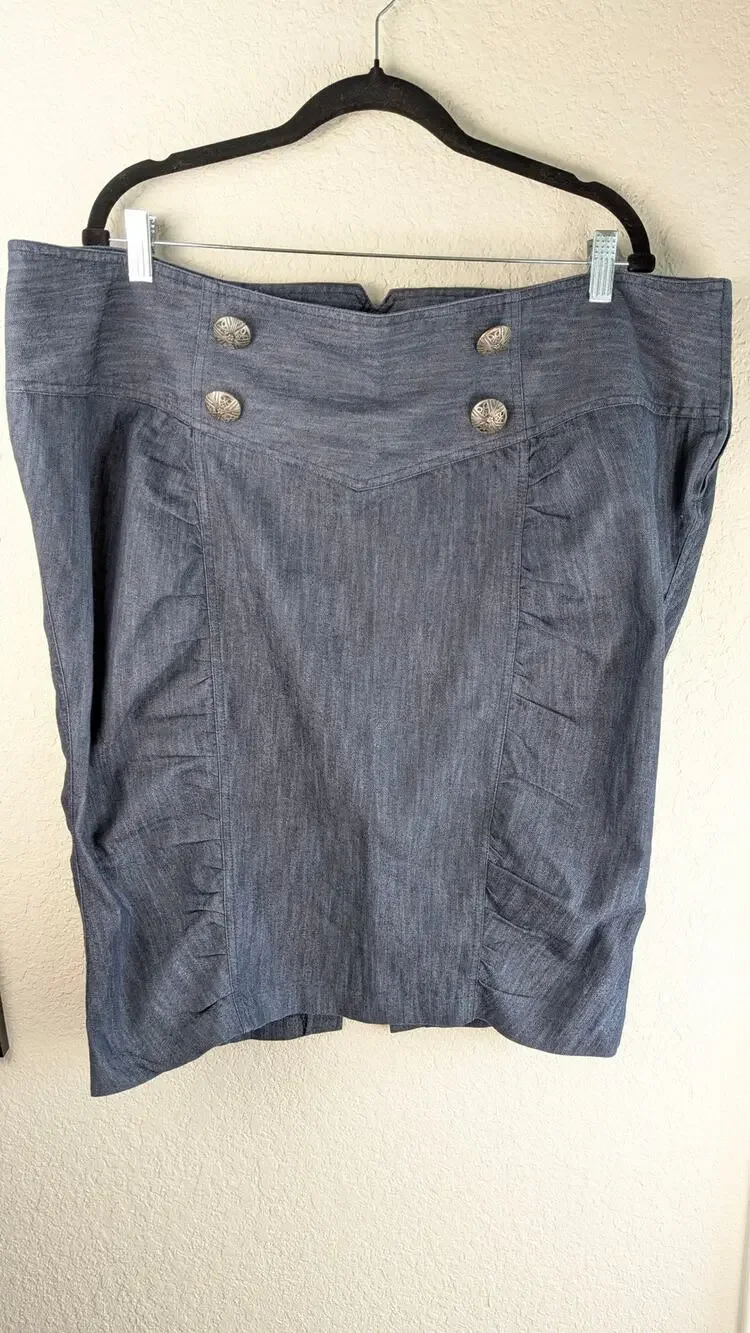 Torrid Vintage Denim 4 Button Ruched Pencil Skirt Size 22 Back Buckle Y2K Blue